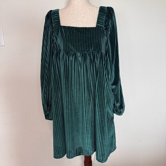 Women’s Mini Dress Medium Square Neck Lantern Sleeve A-Line Emerald Green Flowy - Picture 1 of 16